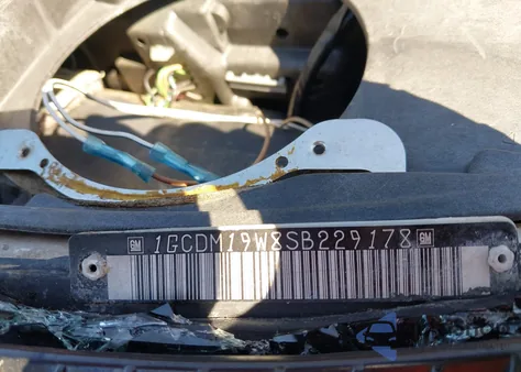 1995 Chevrolet Astro z USA, uszkodzony, nr VIN 1GCDM19W8SB229178